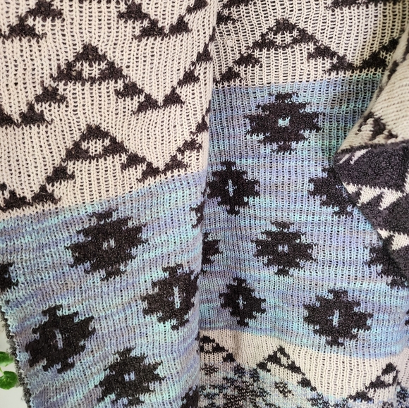 Love On A Hanger Aztec Cardigan Size Medium - Picture 4 of 8